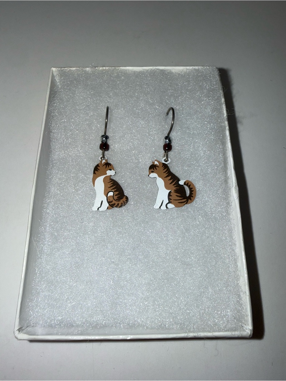 Cat Silhouette Dangle Earrings in Brown and White - Unbranded